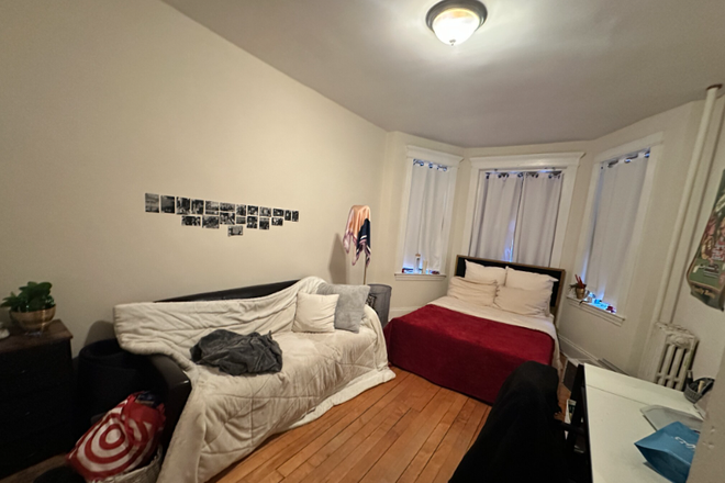 bedroom1 - LOCATION!! 3 Bed / 1 Bath w/ Heat&Hot Water Included! *NO BROKERS FEE!* Avail. 9/1/26!! Apartments