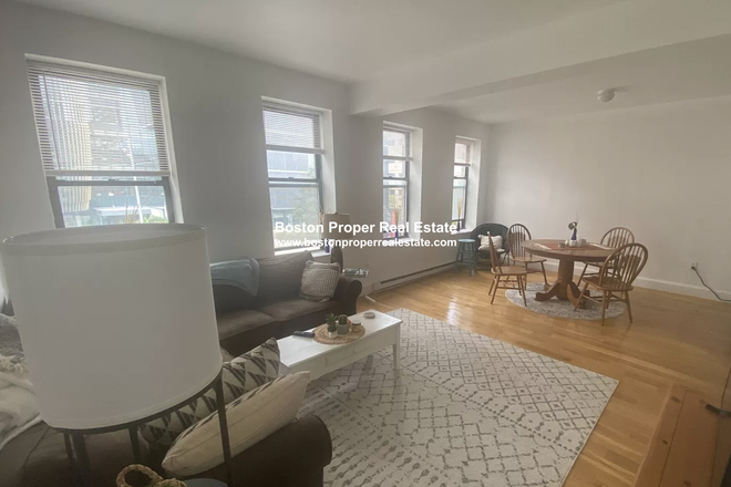 a - 4 BED W/ LIVING ROOM *NO BROKER FEES Apartments