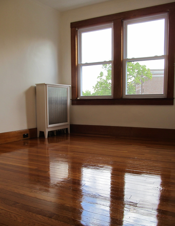 Living room - 22 Chiswick Road APT #13