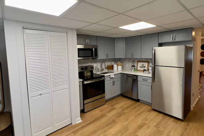 kitchen - The Den Cedar Ridge (Summer Sublet)