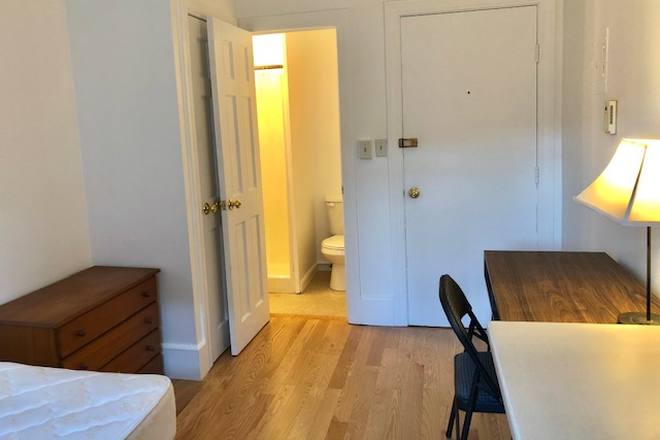 Living Space - Light-Filled Studio in Prime Location – Sept 1 Availability Apartments