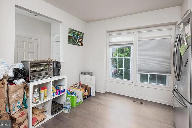 Kitchen - Furnished Townhouse Near Campus