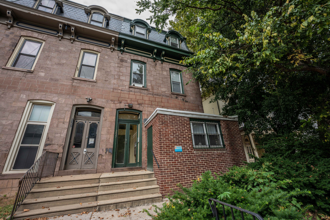 3827 Walnut - University City Housing Apartments