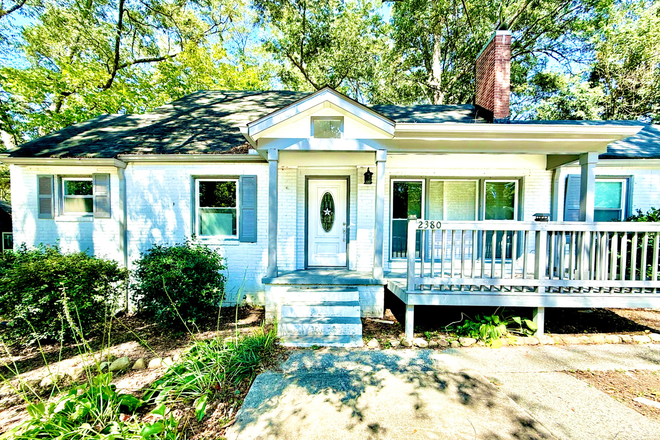 Front of House - Beautiful 3-Bedroom House 5-minutes from Emory