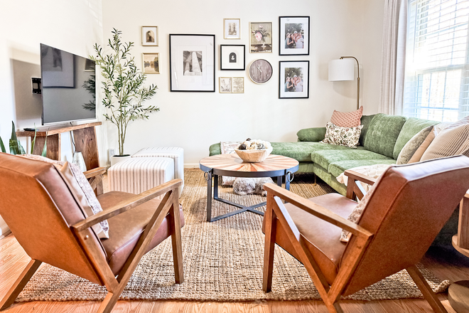 living room - 3BR/2BA Luxury, quaint cottage | walk to Duke Regional |w/ BIKE to Duke + downtown House