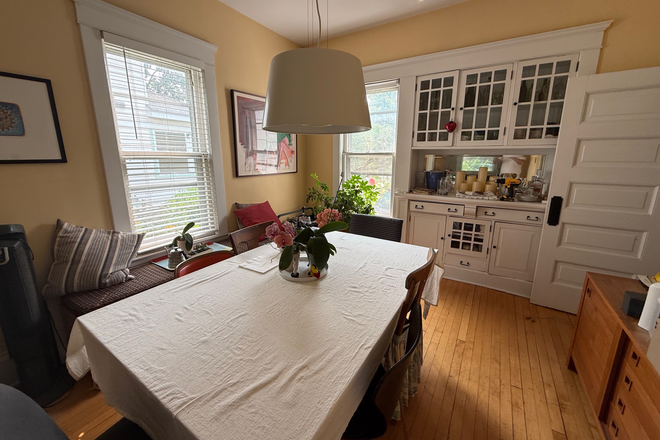 Dining - 4BR/3BA UPDATED SF HOME    AVAIL. JUNE 1   DAYTON & CRETIN