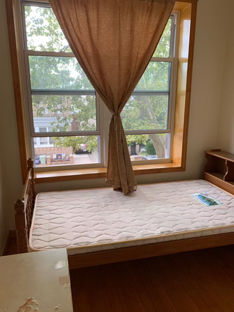 Bedroom #2 (Smaller $780) - 2 Bay Ridge Bedrooms for Rent House
