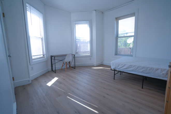 Bedroom - 5943 Kingsbury #3W Apartments