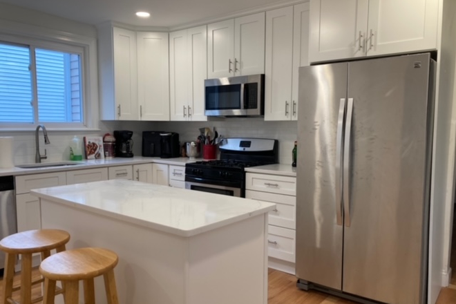 Call NOW for showings! 617-236-8550 - NORFOLK ST - FURNISHED 7BR SF HOUSE FOR *9/1/2026* W/ LNDRY, RNTL PRK, 2 BATH, BSMNT, YARD, PATIO!
