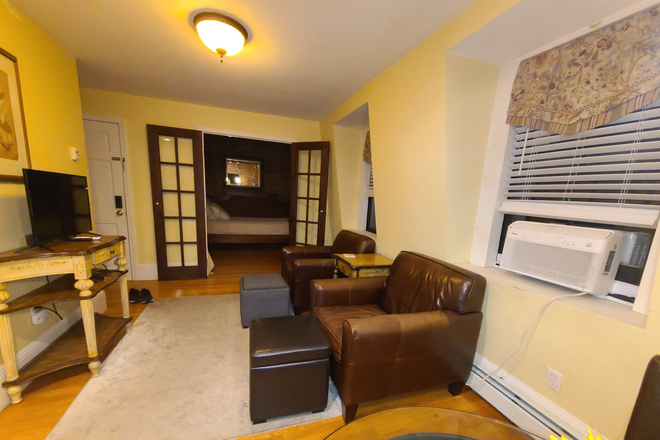 Living Room - Furnished Suite Beacon Hill - MGH/Suffolk/MIT/Emerson College (Include All Utilities) - Apartments Unit 4