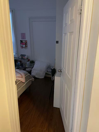 room - Non furnished Semi-detached home Main level unit with 3 Beds, 2 wash and kitchen/dining