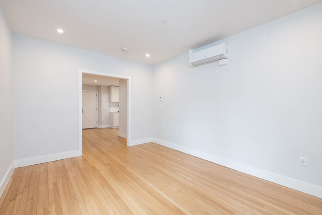 1 - Immaculate Cambridge 1 bed, Pets ok, No Broker Fee! Apartments