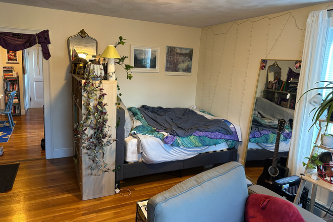 1 - SEPT 2026-Huge Davis Sq studio, H/HW inc, No Broker Fee Apartments