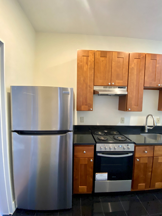 . - Renovated 3-bed w/ living room. No broker fee. Contact Will McGowan. 617.512.5822 Apartments
