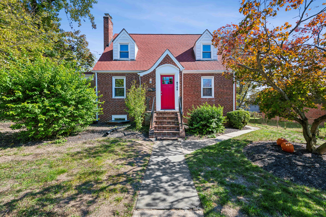 Street View - 8705 48th Ave - Walking distance to UMD and Lidl! House