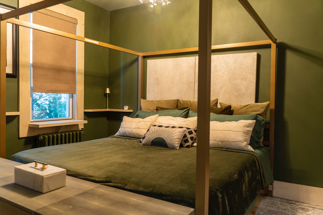 Bedroom - Fun and fancy 1 bedroom apt close to everything