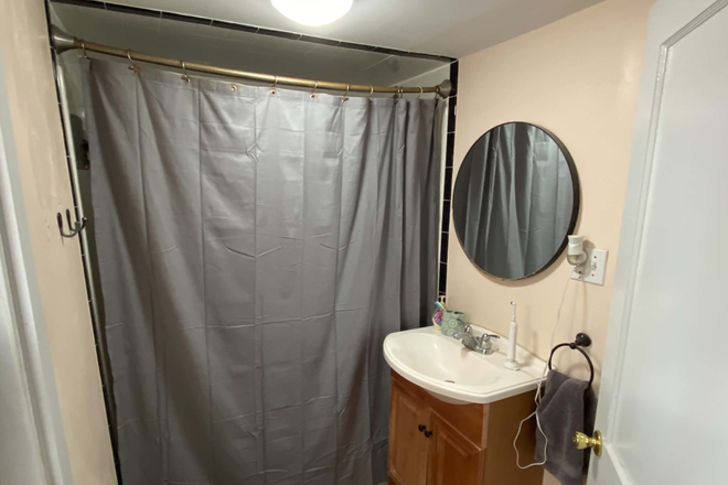 Bathroom - 1 bd available in East Cambridge minutes from Lechmere Apartments