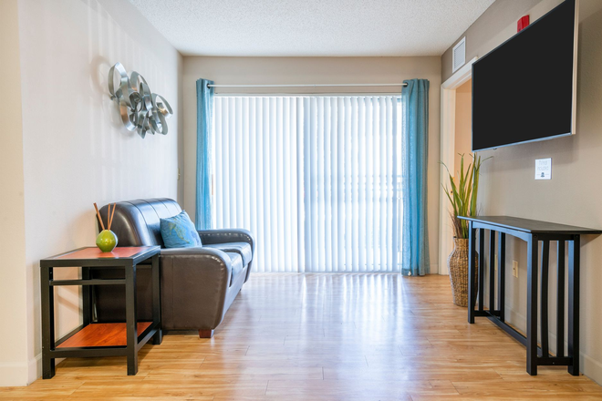 Living Room - KNIGHTS CIRCLE APARTMENT: 1 bed / 1 bath 4x4 All Girls Unit