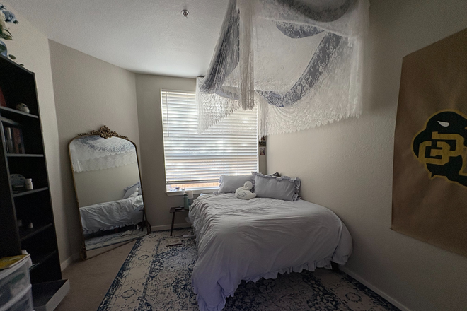 bedroom - Spring Sublease (can extend to summer as well) Willing to negotiate rent Apartments