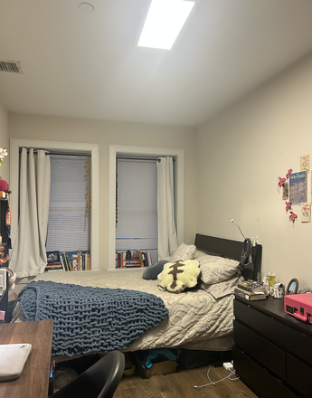 Bedroom - Private bedroom close to campus Apartments