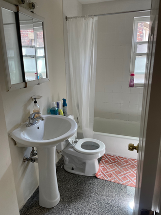 bathroom - STEAL this Large 5 Bedroom apt!! Top BC location,2 baths, 2 pkg, walk to BC, HURRY! NO REALTOR FEE!
