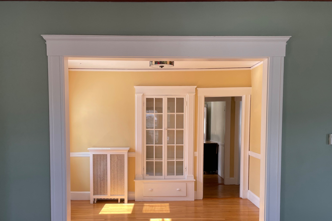 Dining Room - Sunny 2BR in Arlington steps from 77 Harvard Bus/87 Davis Sq bus/walk to Alewife or comm rail Apartments