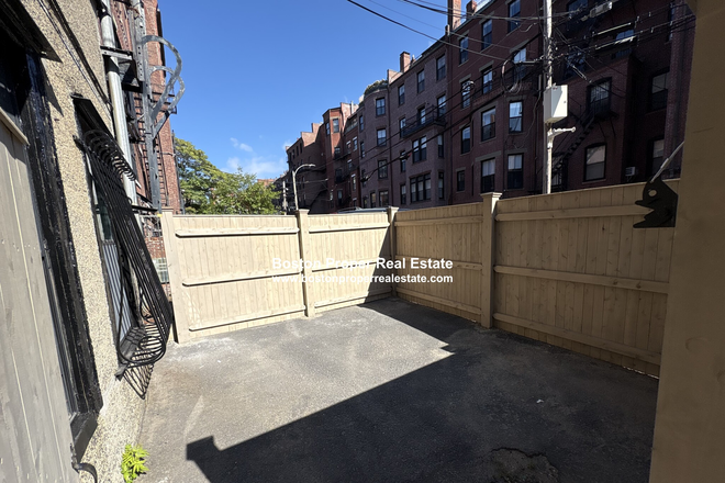 a - New big private patio!!! Apartments