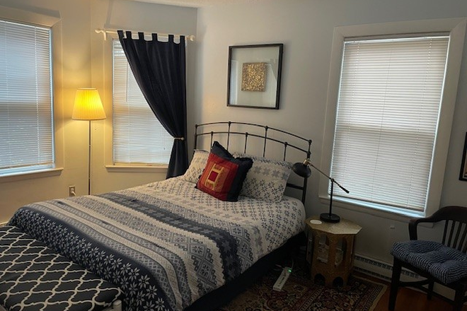 bedroom - fully furnished condo house yard, patio, free internet , cable, minutes to redline