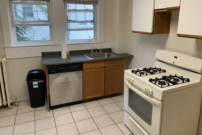 kitchen - Updated 9/12/25 7 Bedroom 3 Bathroom on Foster 2026 move in Call/Text/Email to view!