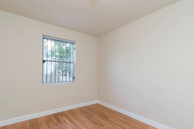 Bedroom - 1 MONTH FREE Temple Student Housing – $500 Per Room!! Apartments