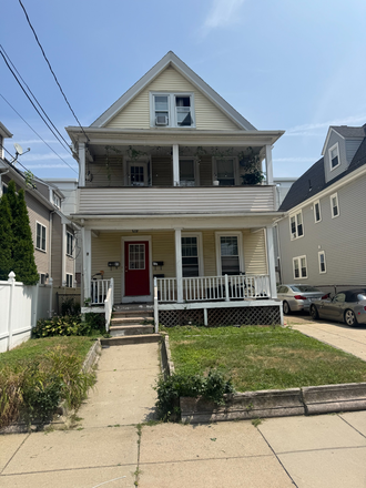 Outside Front - 4br Allston/Brighton, laundry in unit Apartments