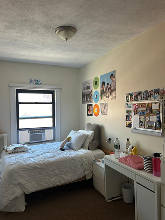 Bed - 3 Bedroom Girl's Apartment Hemenway