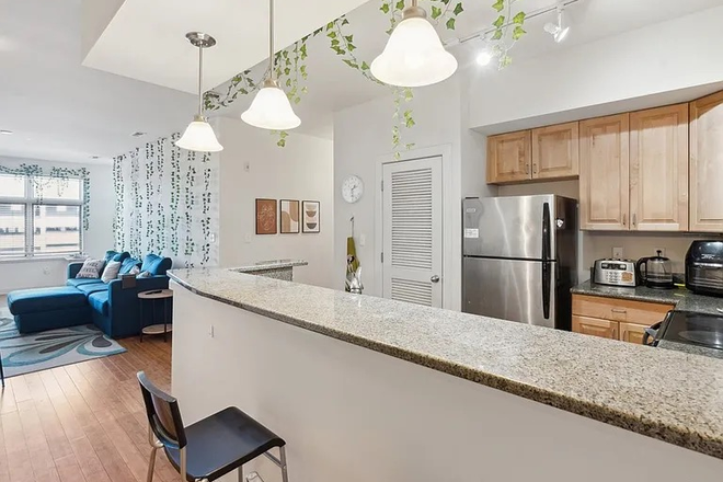 Eating counter - Iron House Condo