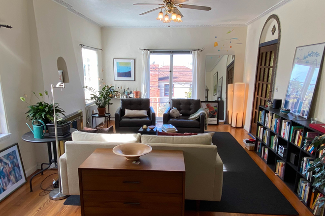 Living room - Beautiful & spacious 2-bed/1-bath apt. in lower hills