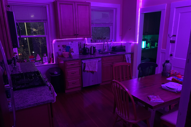 Kitchen - 1 Roommate to join lease