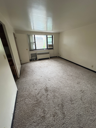 Living Room - Webster Towers - Close to CMU & Pitt Apartments