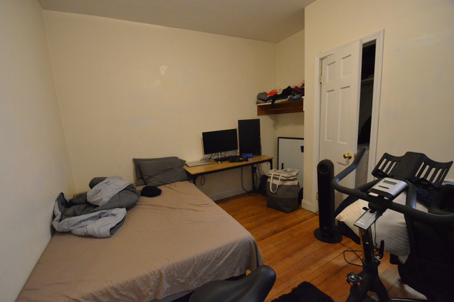 Bedroom - Best Deal comfy Studio in Burbank St walk to Campus  Best price 9/1 Apartments