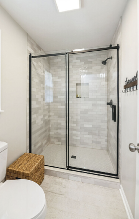 Maste Bathroom - Charming Fully Furnished Home with Modern Comforts and Prime Location