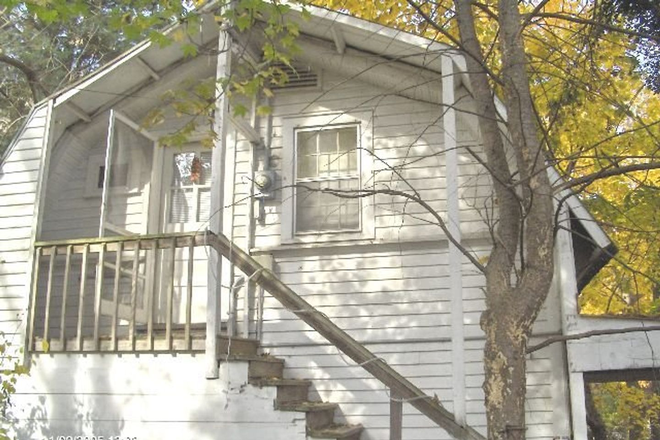  - 1 Bedroom 1 Bath House