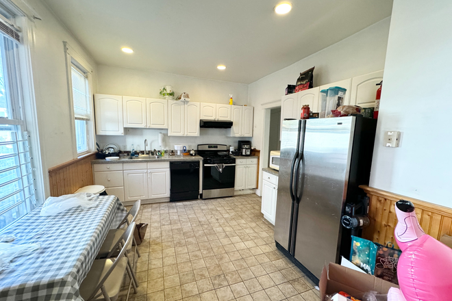 Kitchen - Spacious 3-Bed Near Northeastern – Private Deck & In-Unit Laundry Apartments