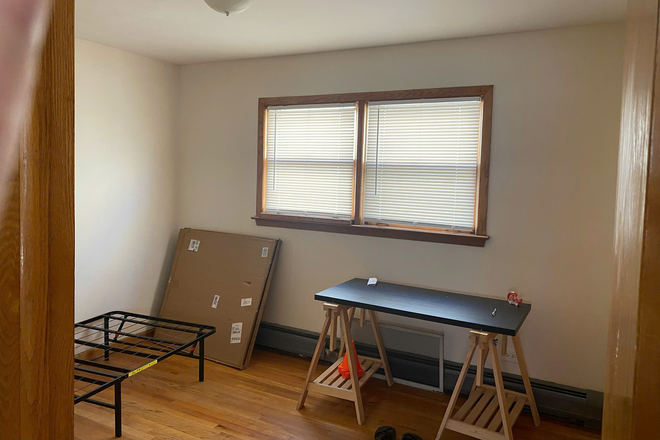 Your room - Looking for 1 roomate