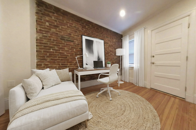 Unit - Washington Square Luxury 4-Bedroom, 3-Bath Available 07/01! Condo