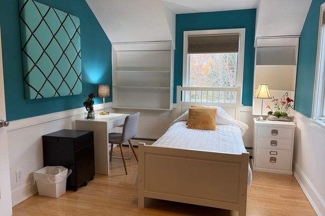 Bedroom - Furnished room for female-Cranbury Rd-Princeton Junction House