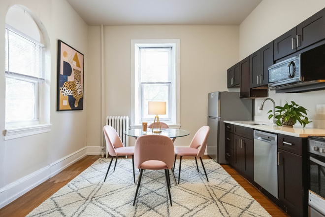 3827 Walnut 2F Kitchen - University City Housing Apartments