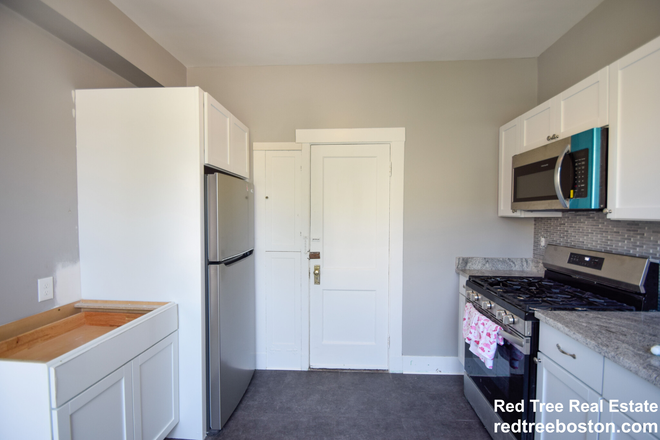 kitchen - ABSOLUTLY GORGEOUS 4 BEDROOMS WITH WASHER/DRYER IN THE UNIT Apartments