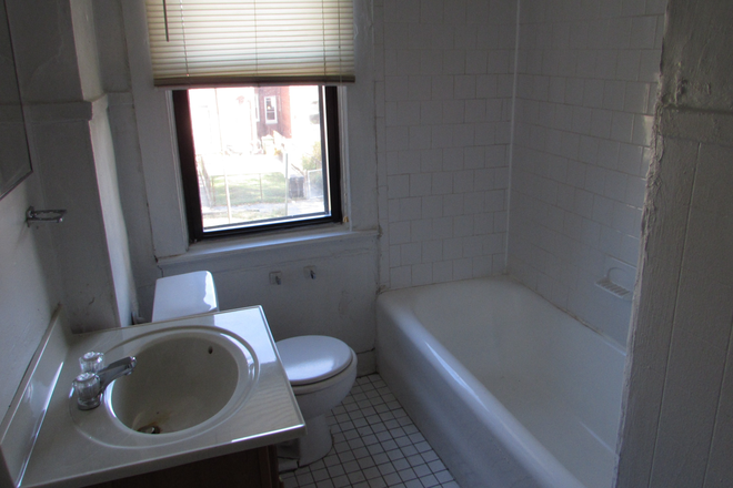 Bathroom - 2-bedroom apartment