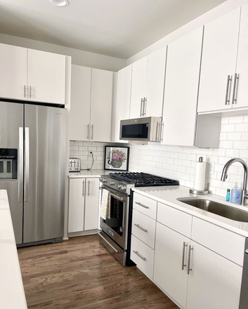 Open Kitchen with Island - Beautiful Home/Walking Distance to Vandy