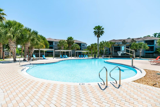 pool - Cabana Beach Apartments