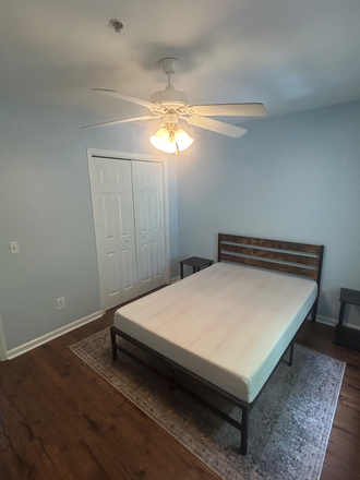 Bedroom For Rent - Trailwood Heights Condos on Route 11 Bus Route, close to campus