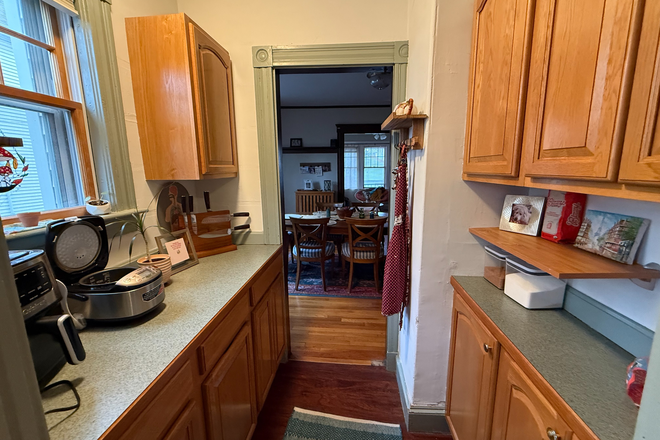 Butler's Pantry - Bedroom in 2br 1ba apartment available for sublet and lease (June-September with intention to renew)